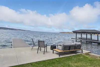 Image de New | 50' Lakefront | Dock | Fire Pit