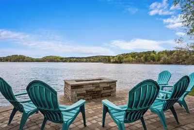 Image de Paradise Point on Lake Keowee!