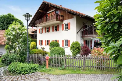 Appartement 'Alpenglück - Mit Aussicht' avec vue sur la montagne et balcon
