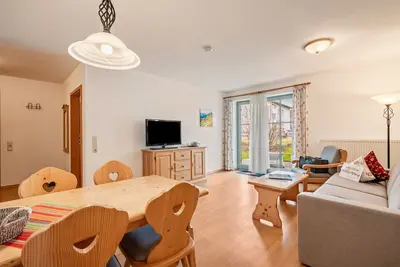 Image de Appartement de vacances 'BrĂĽnnstein-Zimmer 11' avec vue sur la montagne, jardin commun et Wi-Fi