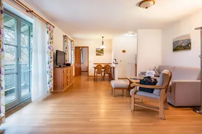 Image de Appartement 'Brünnstein-Zimmer 11' avec vue sur les montagnes, jardin partagé et Wi-Fi