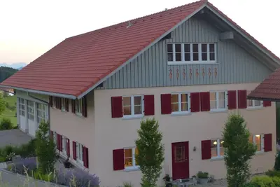Image de Maison de vacances 'Schwärzler' avec terrasse privée, jardin privé et Wi-Fi