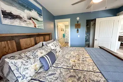 Image de No Steps Lakeview Top Floor Blue Bird Retreat