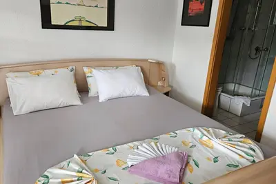 Image de Appartement de deux chambres prés de la plage Baie Pribinja, Hvar (A-24171-a)