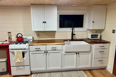 Image de Charming 2-bedroom cottage on Merry Meeting Lake in New Durham, Nh with WiFi/ Ac