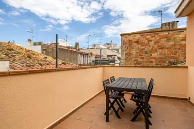 Appartement avec terrasse à 100m plage commerces
