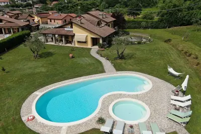 Image de Villa à Gragnola avec 4 chambres à coucher, 8 couchages