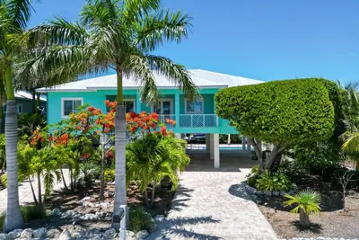Image de Villa Lucie | Canalfront home w/ 5 bedrooms + pool + boat lift
