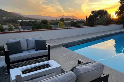 Image de Mountain View Poolside Retreat-Spacious 5-bedroom house in Agoura Hills Ca
