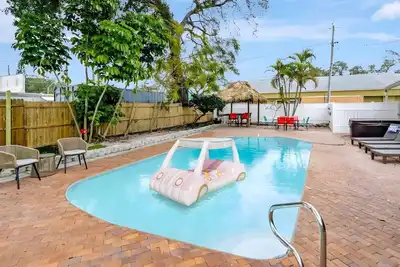 Image de 2 maisons! - 4 Mn De Madère Bch - Hottub - Piscine Htd