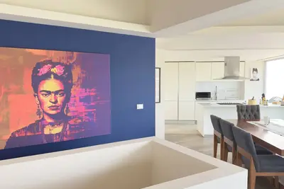 Image de Fabulous 3-bdr 3 full bathrooms, great view, one block from Wtc & Pepsi center