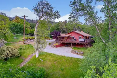 Image de 10-acre Forest Villa, 20 miles from Yosemite South