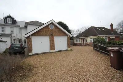 Image de Oaks House- A Spacious Four Bedroom + Two Bathrooms Detached House in Feltham.