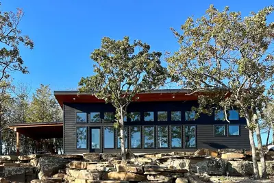 Image de Luxury Lakeview Retreat with Hot Tub! New Listing Discount! ! !