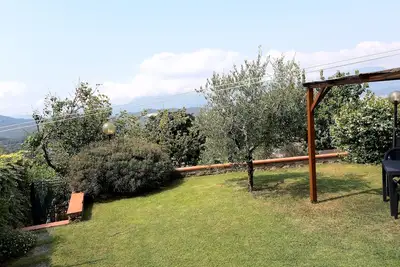 A step away from5 Terre apartment with garden in quiet hamlet