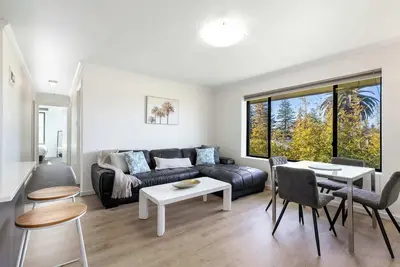 Image de Beachside Breakaway Glenelg South 200m to the Beach