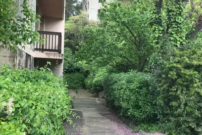 Image de Appartement Bohème - Colline en Ville - 20min à pied du centre ville d'Aix!
