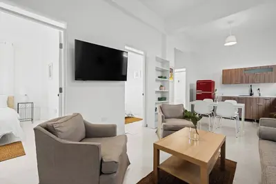 Image de Villa Serena - Estudio Luminoso y Equilibrado con Cama Queen + Cocina