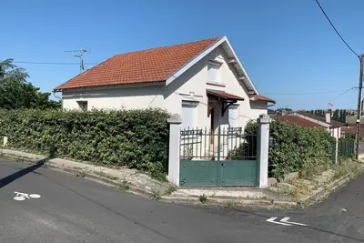 Image de Cognac - Quartier calme et résidentiel - Terrain arboré de 620 m2,