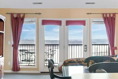 Image de Cozy Lakeside Getaway with Marina Access