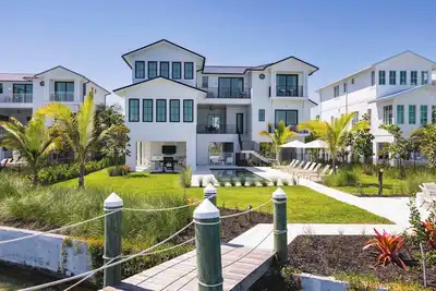 Image de Waterfront, Luxury Home - Tidelands House