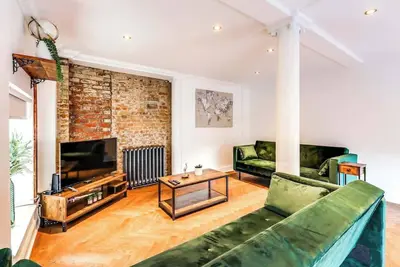 Image de Entire 3 Bed House - Contractors, Families & More
