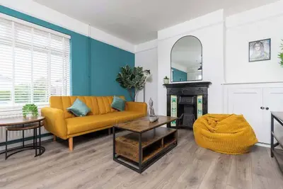 Image de Entire 3 Bed House - Contractor's, Families & More