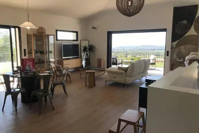 Image de Maison neuve avec une magnifique vue mer et montagne, dans un écrin de maquis.