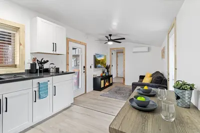 Image de Shoreline Village Cabin 5