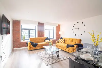 Royale-Suite -Appartement-Douche-Vue sur Rue