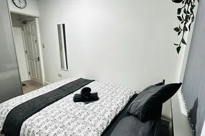Image de Double-Large-Salle de bain partagée-Vue sur Rue-R_3