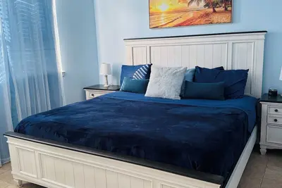 Image de Cozy Apt King Bed w Laundry 25 to Beach Unit #C