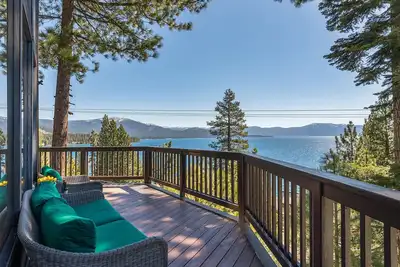 Image de 3-Story Lakeview Luxury Retreat w/ Ac in Carnelian Bay, Near Kings Beach & Lake