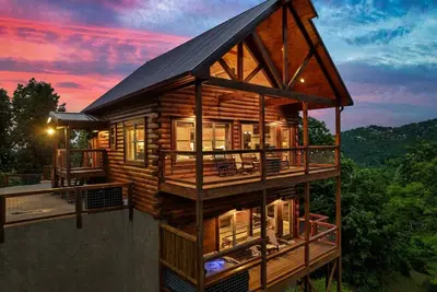Image de A Spectacular View! -Hot Tub -Game Room -Heated Resort Pool -4 Miles 2 Dollywood