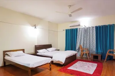 Image de Guest house with amenities, proximity, suitability (family & pet friendly).