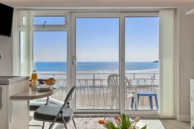 Image de 9 Strandways - Sea Views, Parking, Beach Access