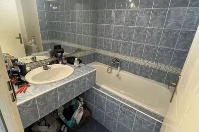 Image de T2 avec terrasse, piscine, résidence sécurisée à Mandelieu à deux pas de la mer