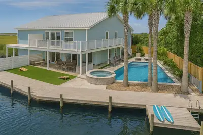 Image de Captain's Cove 4br 3Bath  Water View, Pickleball, Private Beach, Heated Pool!