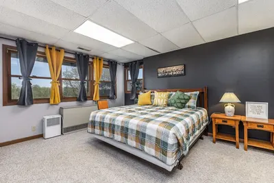 Image de Full Retreat 2 Motel Style Rooms l 4 beds