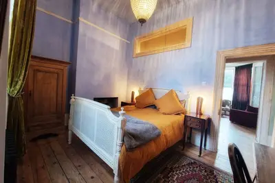 Image de Sea Sprite, old Victorian hotel beach apartment with hot tub + garden in Margate