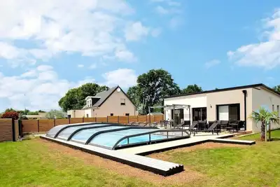 Image de Maison construite en 2025, 7/8 personnes avec piscine privée à Bénodet