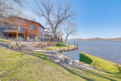 Image de Riverfront Home w/ Yard Games in Wabasha!