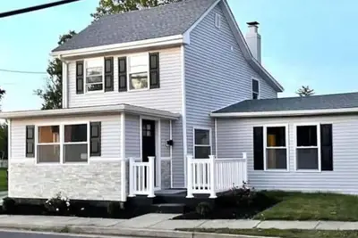 Image de 4-bedroom house in charming Fieldsboro with WiFi, Ac, fitness room