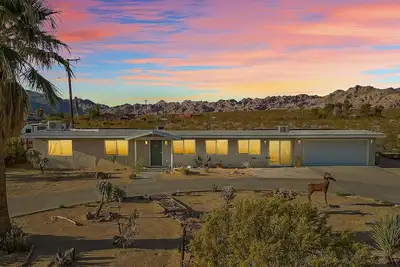 Image de Bighorn Oasis + Hot Tub + Foosball + Firepit