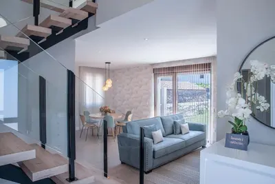 Image de A dream vacation home, where the city and relaxation meet\".
