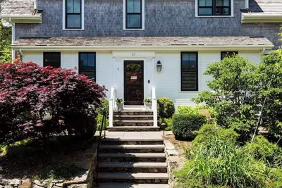 Image de West-End Coveted, Spacious, Mint 3Bed 3. 5Bath. Walk to beach, town & restaurants
