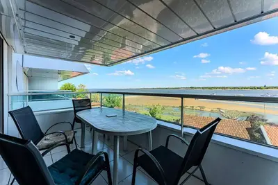 Arcachon, Pointe De L’Aiguillon : Au Pied De La Plage!