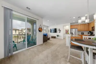 Image de Brand New 2 Bedroom Luxury Townhouse