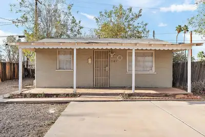 Image de 1. 3 Miles from Downtown