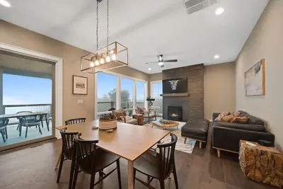 Image de Modern Home with  Community Amenities